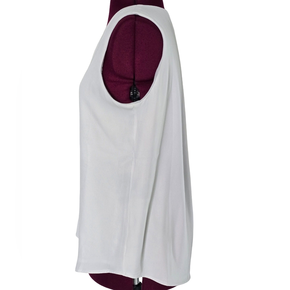 White House Black Market Light Gray Sleeveless Blouse - Picture 3 of 7